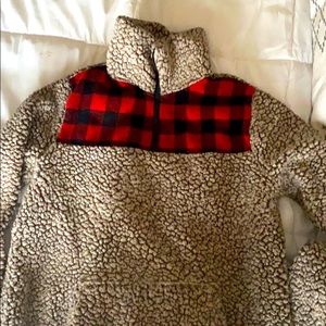 Cozy pullover with Buffalo print